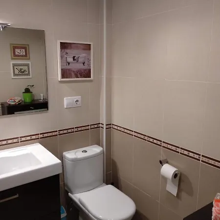 Piso Centrico En Zona Tranquila. Daire Gandía